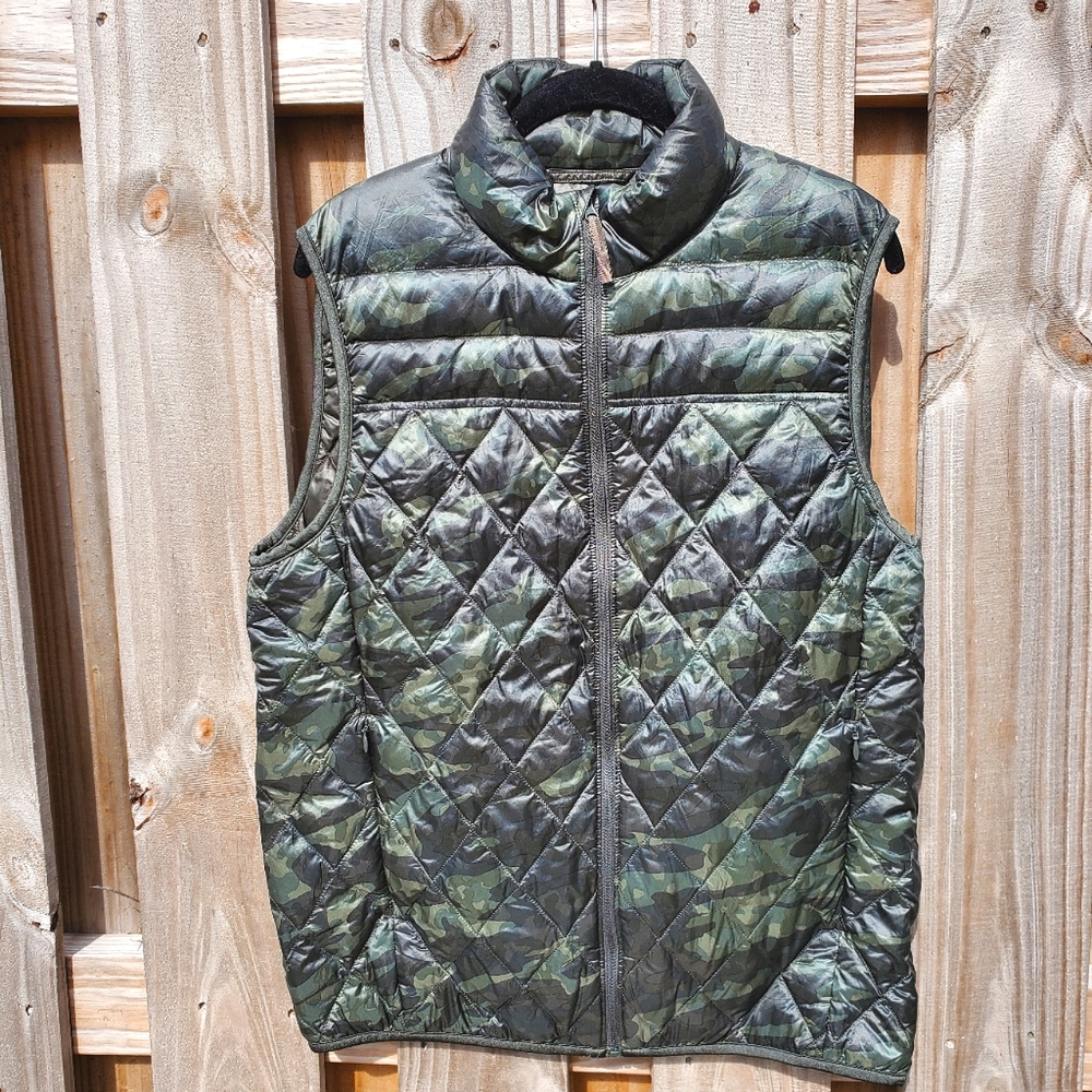 43) UNIQLO Camouflage Down Quilted Vest Sz. Medium